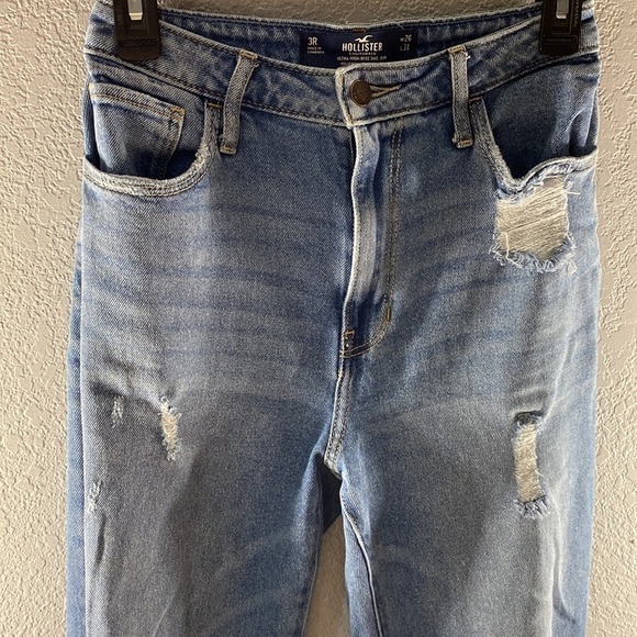 Hollister Ultra High Rise Dad Jean - Picture 4 of 11